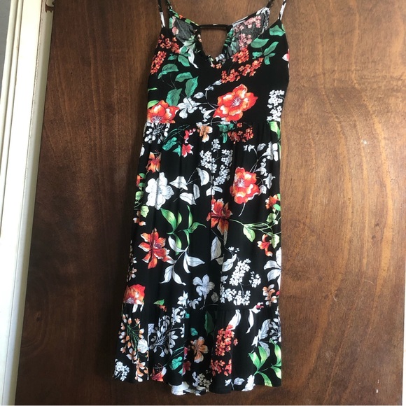Floral Print Mini Dress w/ Strap Detail on Back - Picture 2 of 5